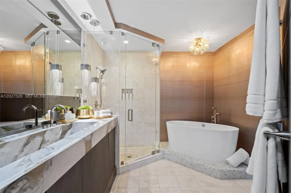 901 Brickell Key Blvd #3304 Miami, FL 33131