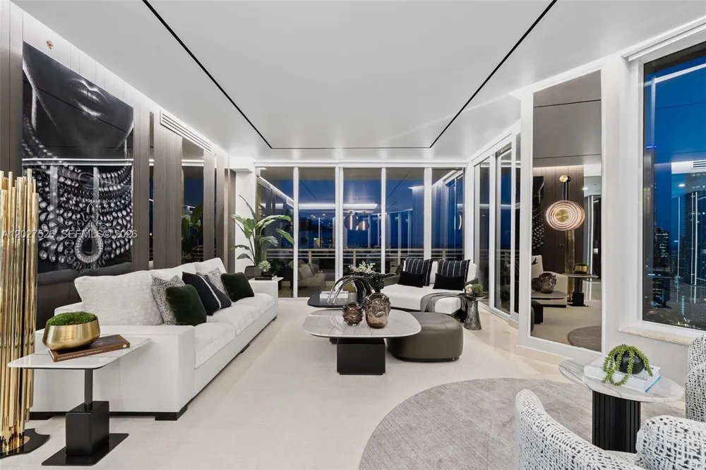 901 Brickell Key Blvd #3304 Miami, FL 33131