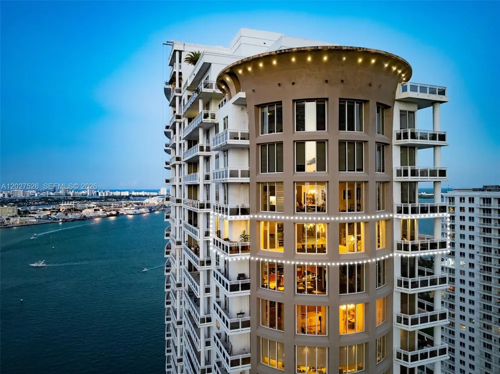 901 Brickell Key Blvd #3304 Miami, FL 33131