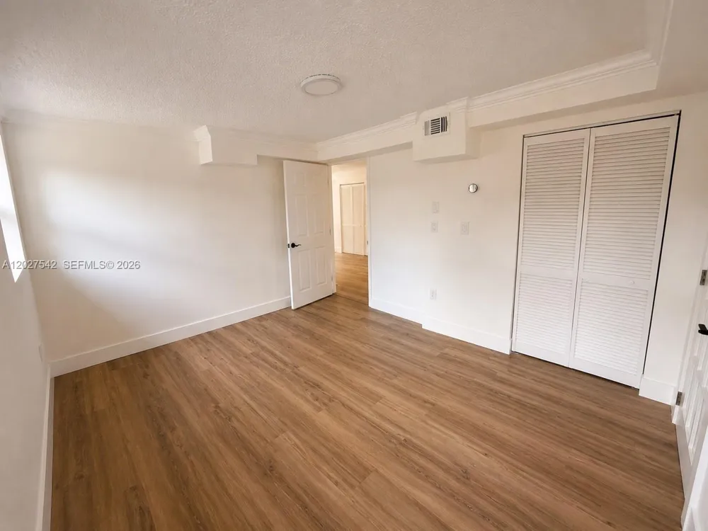 2627 NE 213th St Miami, FL 33180