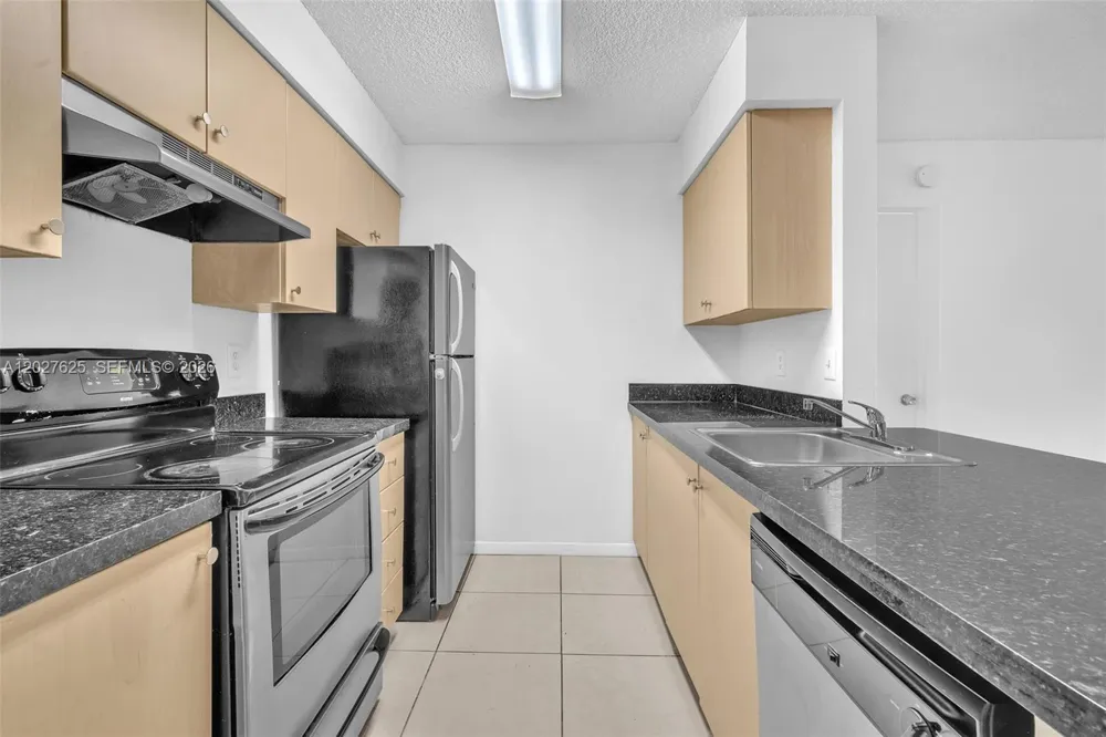 767 NW 104th Ave #203 Pembroke Pines, FL 33026