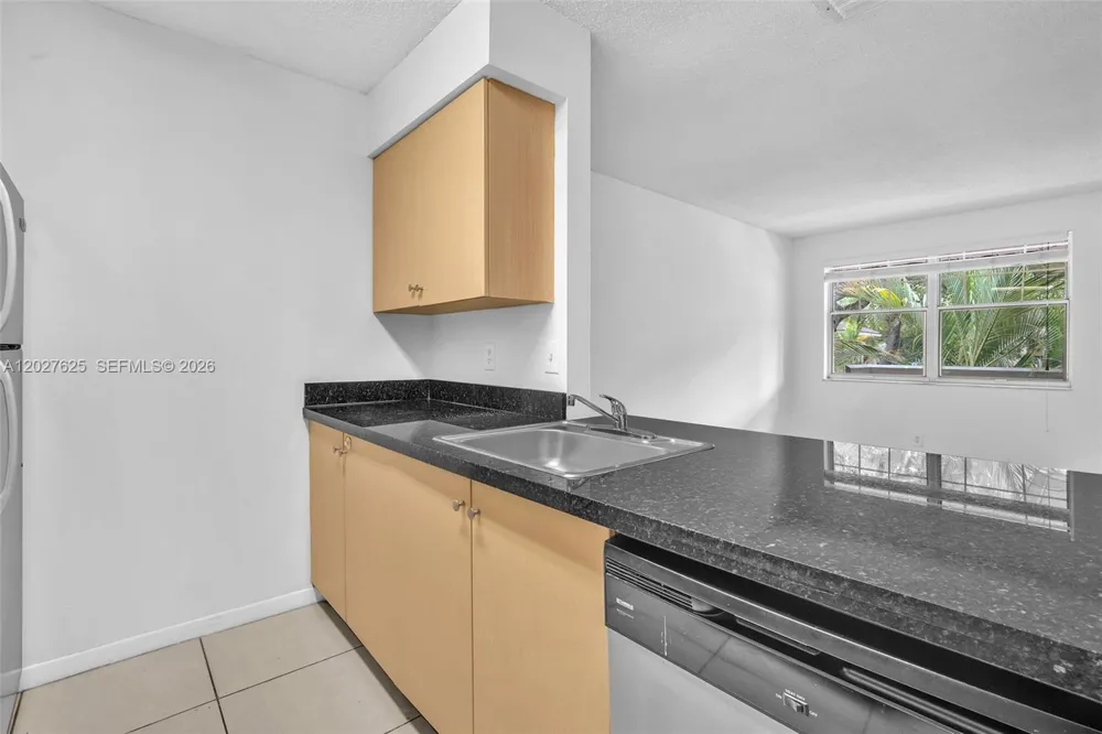 767 NW 104th Ave #203 Pembroke Pines, FL 33026