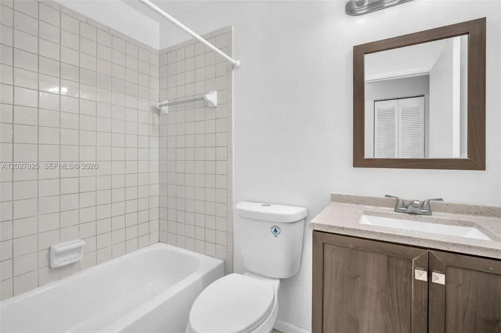 767 NW 104th Ave #203 Pembroke Pines, FL 33026