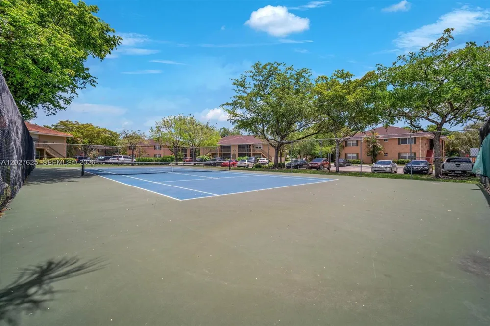 767 NW 104th Ave #203 Pembroke Pines, FL 33026