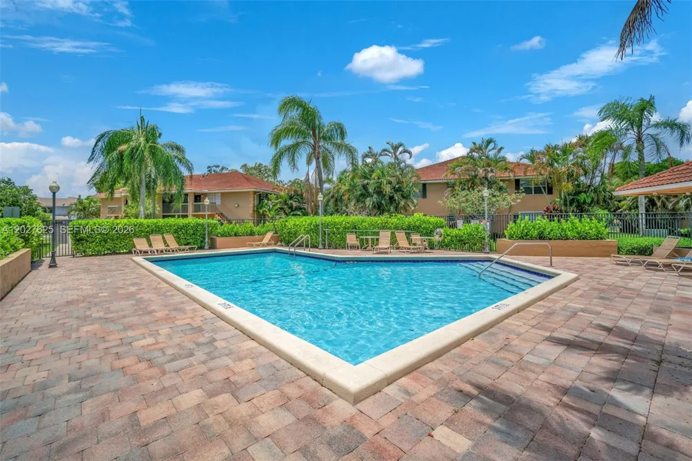 767 NW 104th Ave #203 Pembroke Pines, FL 33026