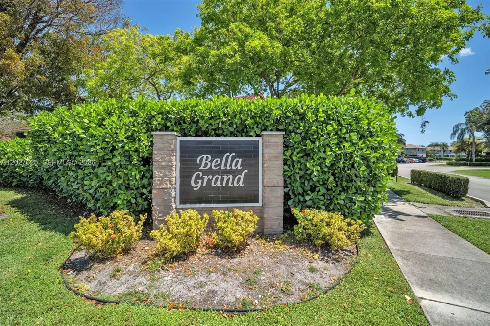 767 NW 104th Ave #203 Pembroke Pines, FL 33026