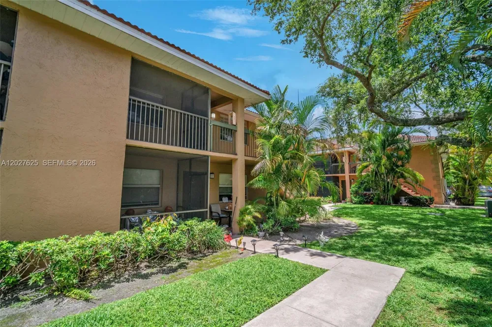 767 NW 104th Ave #203 Pembroke Pines, FL 33026