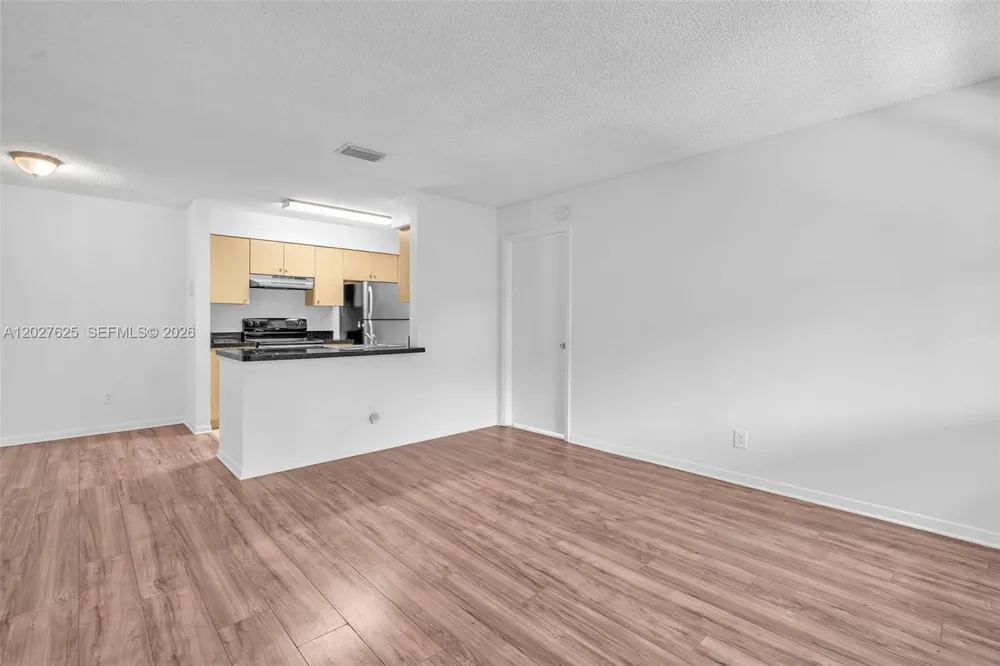 767 NW 104th Ave #203 Pembroke Pines, FL 33026