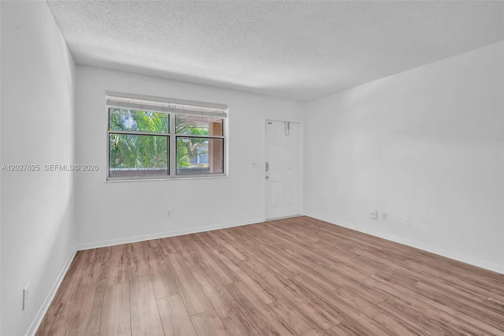 767 NW 104th Ave #203 Pembroke Pines, FL 33026