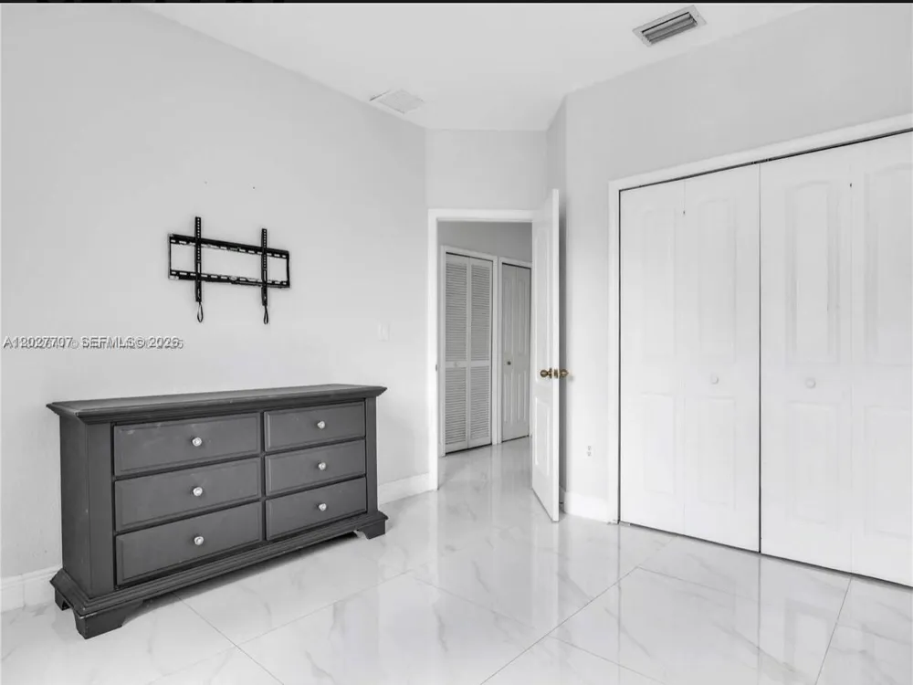 16628 SW 47th Ter Miami, FL 33185