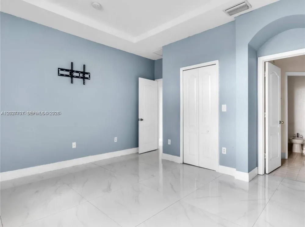 16628 SW 47th Ter Miami, FL 33185