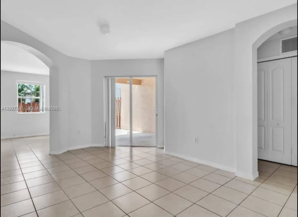 16628 SW 47th Ter Miami, FL 33185
