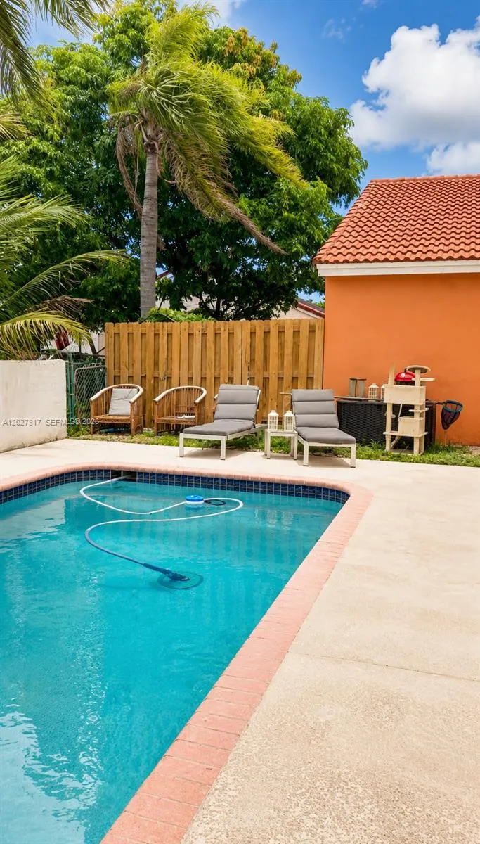 5343 NW 184th St Miami Gardens, FL 33055