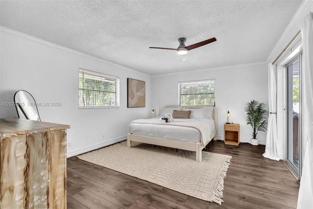 8101 W Lake Dr Lake Clarke Shores, FL 33406