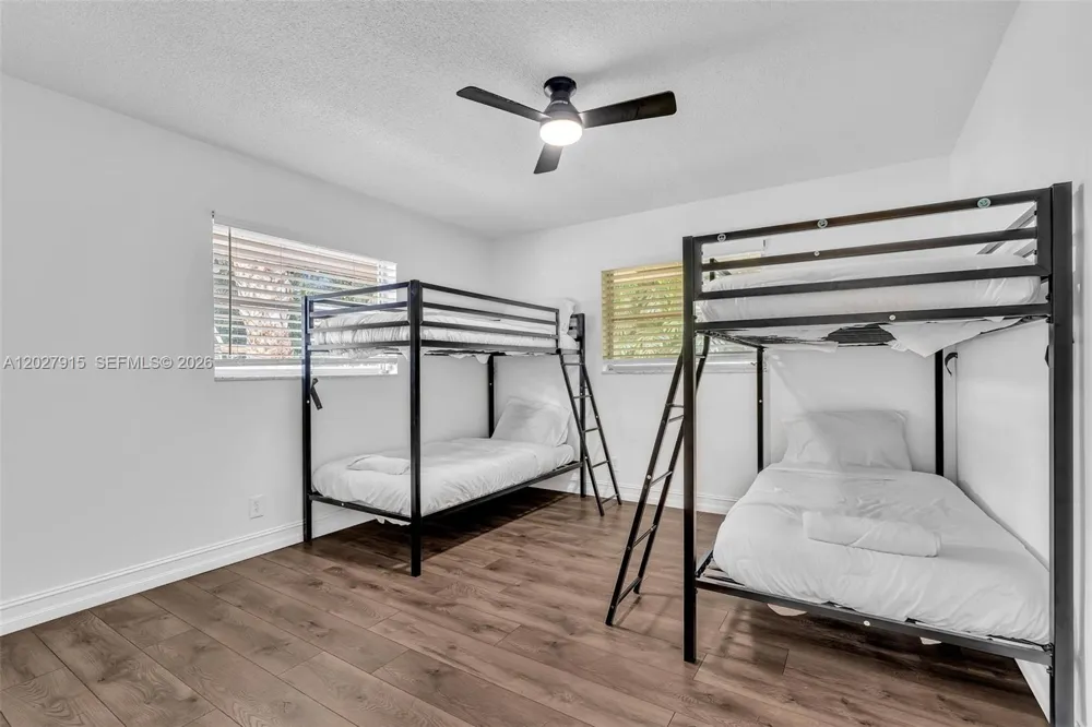 8101 W Lake Dr Lake Clarke Shores, FL 33406