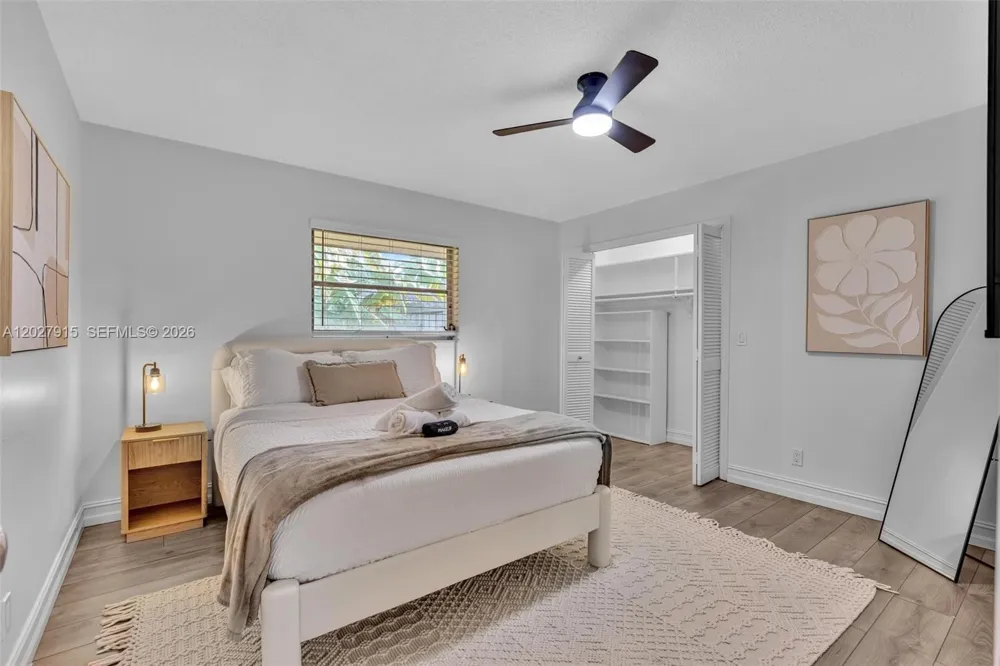 8101 W Lake Dr Lake Clarke Shores, FL 33406