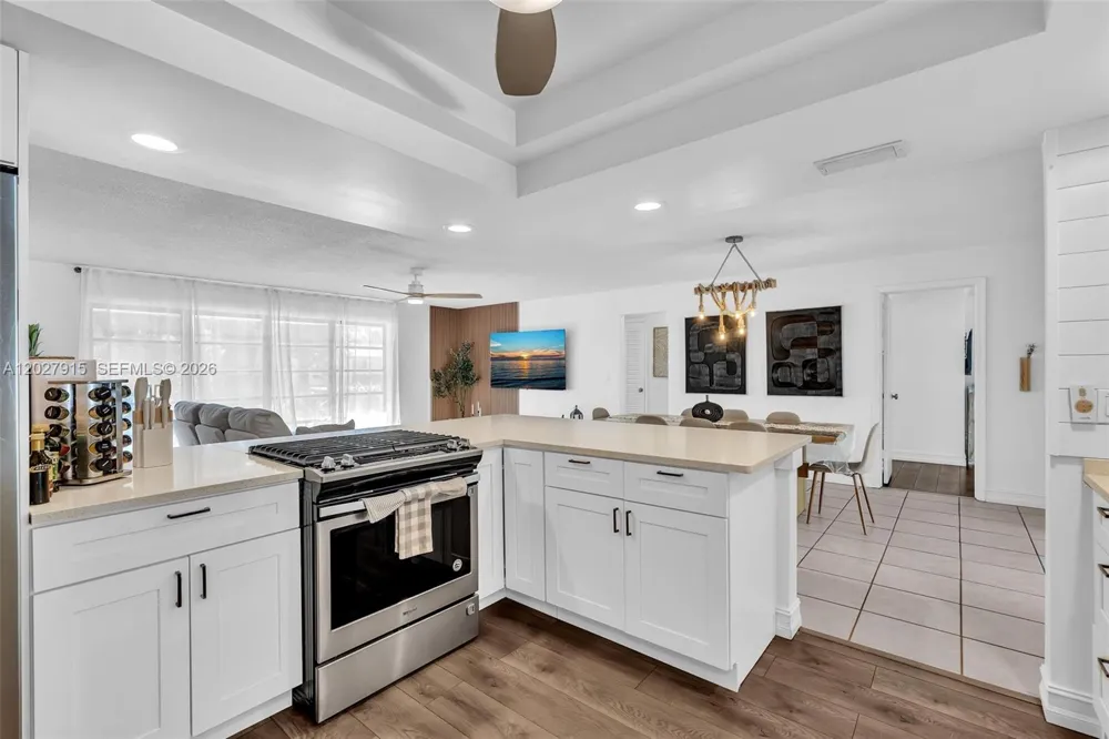 8101 W Lake Dr Lake Clarke Shores, FL 33406