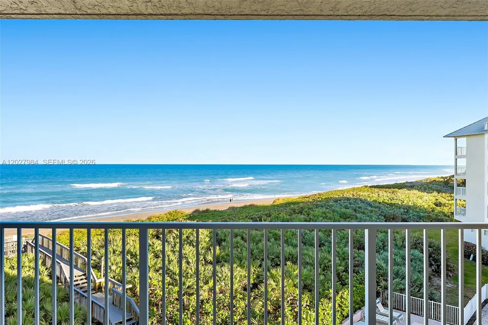 429 NE Tradewind Ln #305 Hutchinson Island, FL 34996