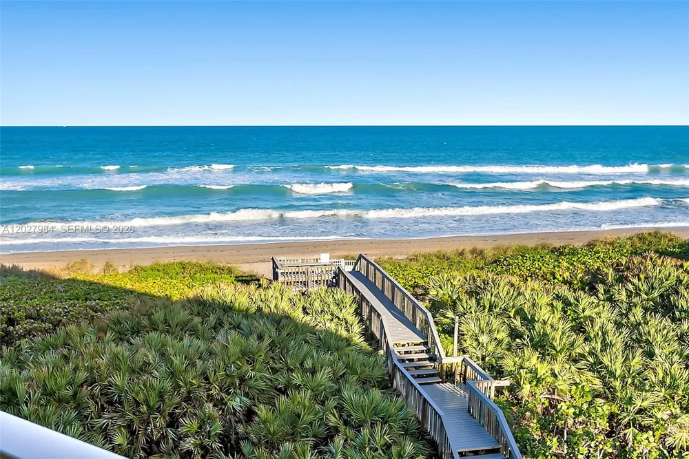429 NE Tradewind Ln #305 Hutchinson Island, FL 34996
