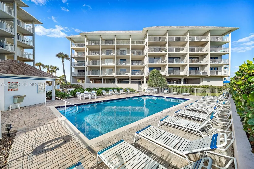 429 NE Tradewind Ln #305 Hutchinson Island, FL 34996