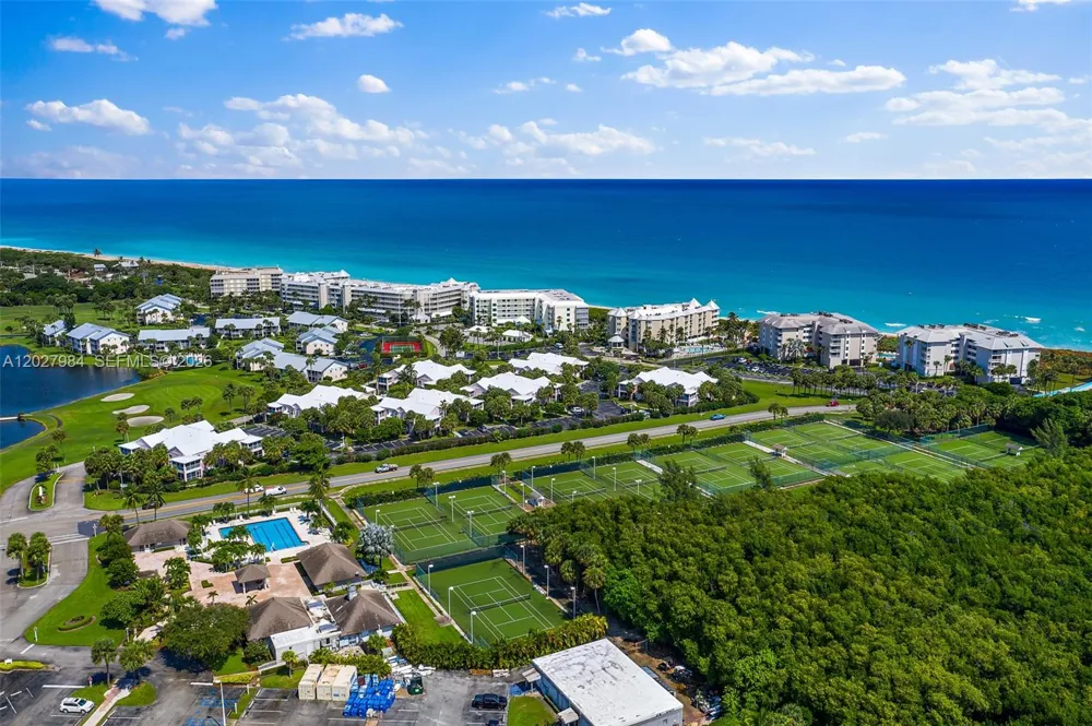 429 NE Tradewind Ln #305 Hutchinson Island, FL 34996