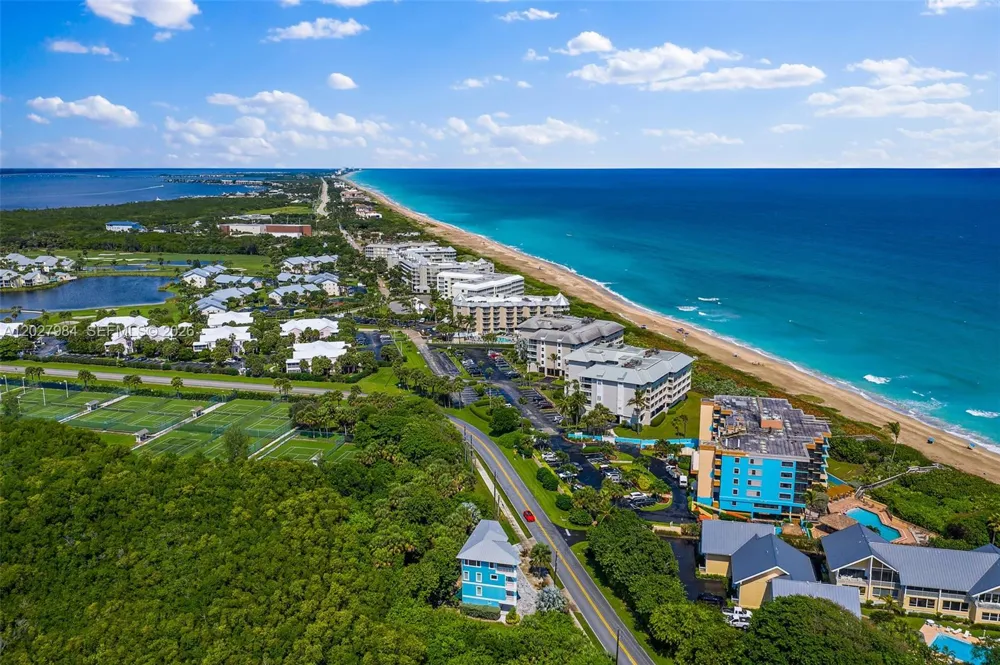 429 NE Tradewind Ln #305 Hutchinson Island, FL 34996
