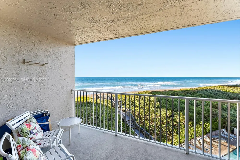 429 NE Tradewind Ln #305 Hutchinson Island, FL 34996