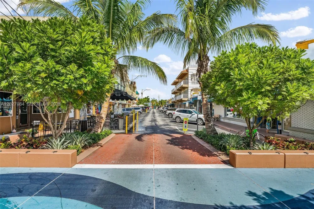 429 NE Tradewind Ln #305 Hutchinson Island, FL 34996