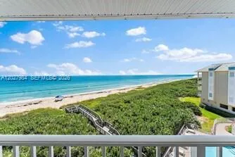 429 NE Tradewind Ln #305 Hutchinson Island, FL 34996