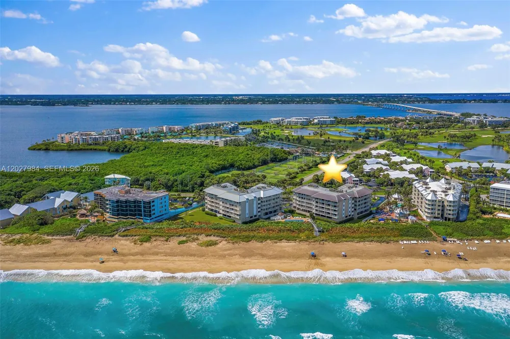 429 NE Tradewind Ln #305 Hutchinson Island, FL 34996