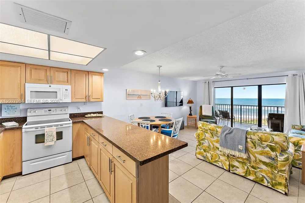 429 NE Tradewind Ln #305 Hutchinson Island, FL 34996