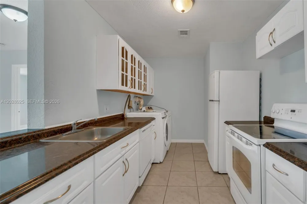 3793 NW 213th Ter Miami Gardens, FL 33055