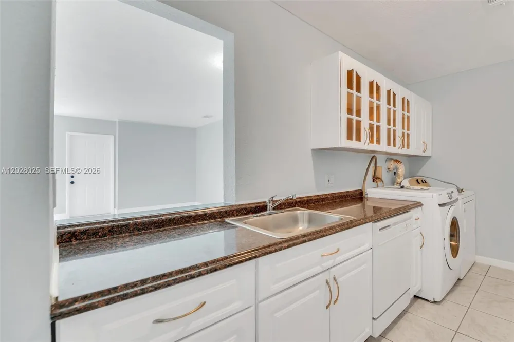 3793 NW 213th Ter Miami Gardens, FL 33055