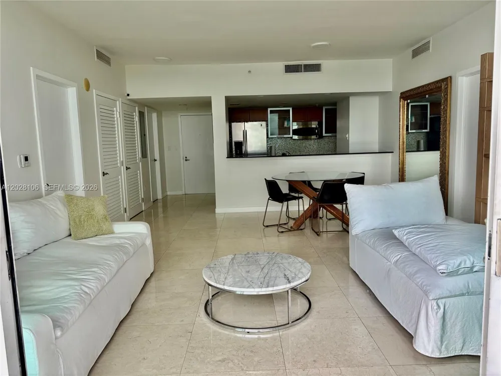 1800 Bayshore Dr #905 Miami, FL 33132