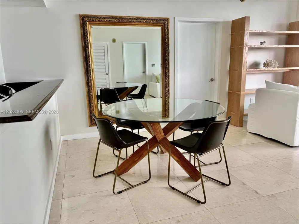 1800 Bayshore Dr #905 Miami, FL 33132
