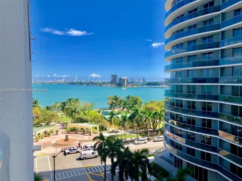 1800 Bayshore Dr #915