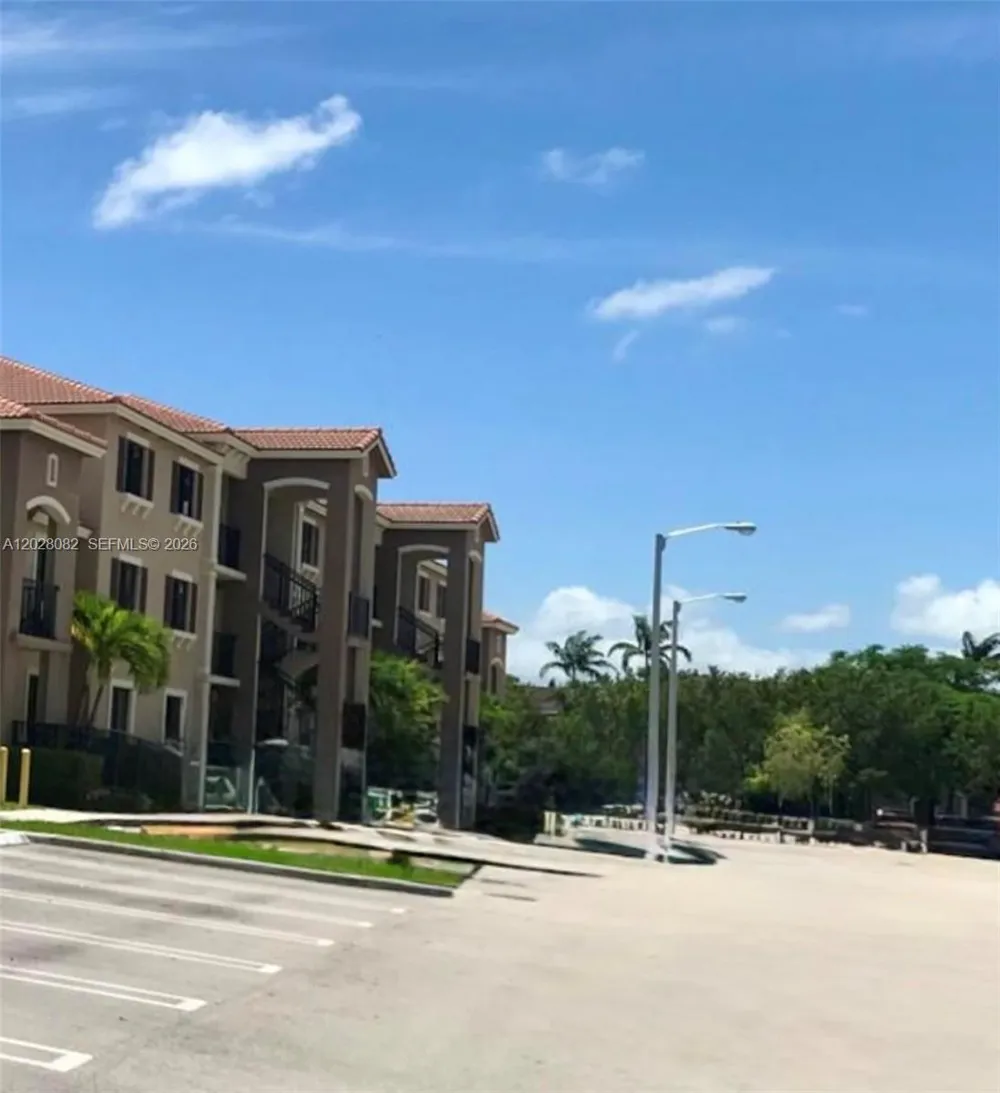22541 SW 88th Pl #105-6 Cutler Bay, FL 33190