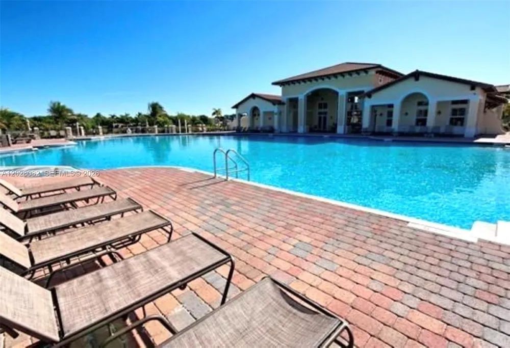 22541 SW 88th Pl #105-6 Cutler Bay, FL 33190