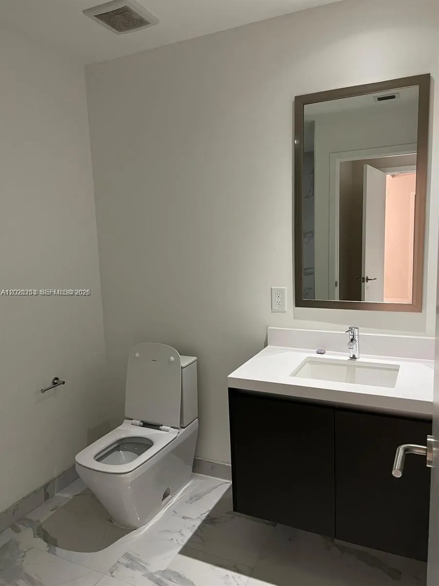 851 NE 1st Ave #4107 Miami, FL 33132