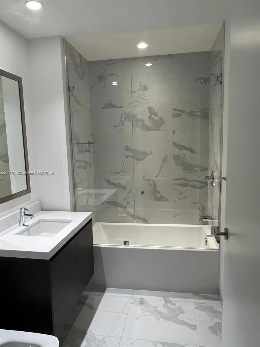 851 NE 1st Ave #4107 Miami, FL 33132