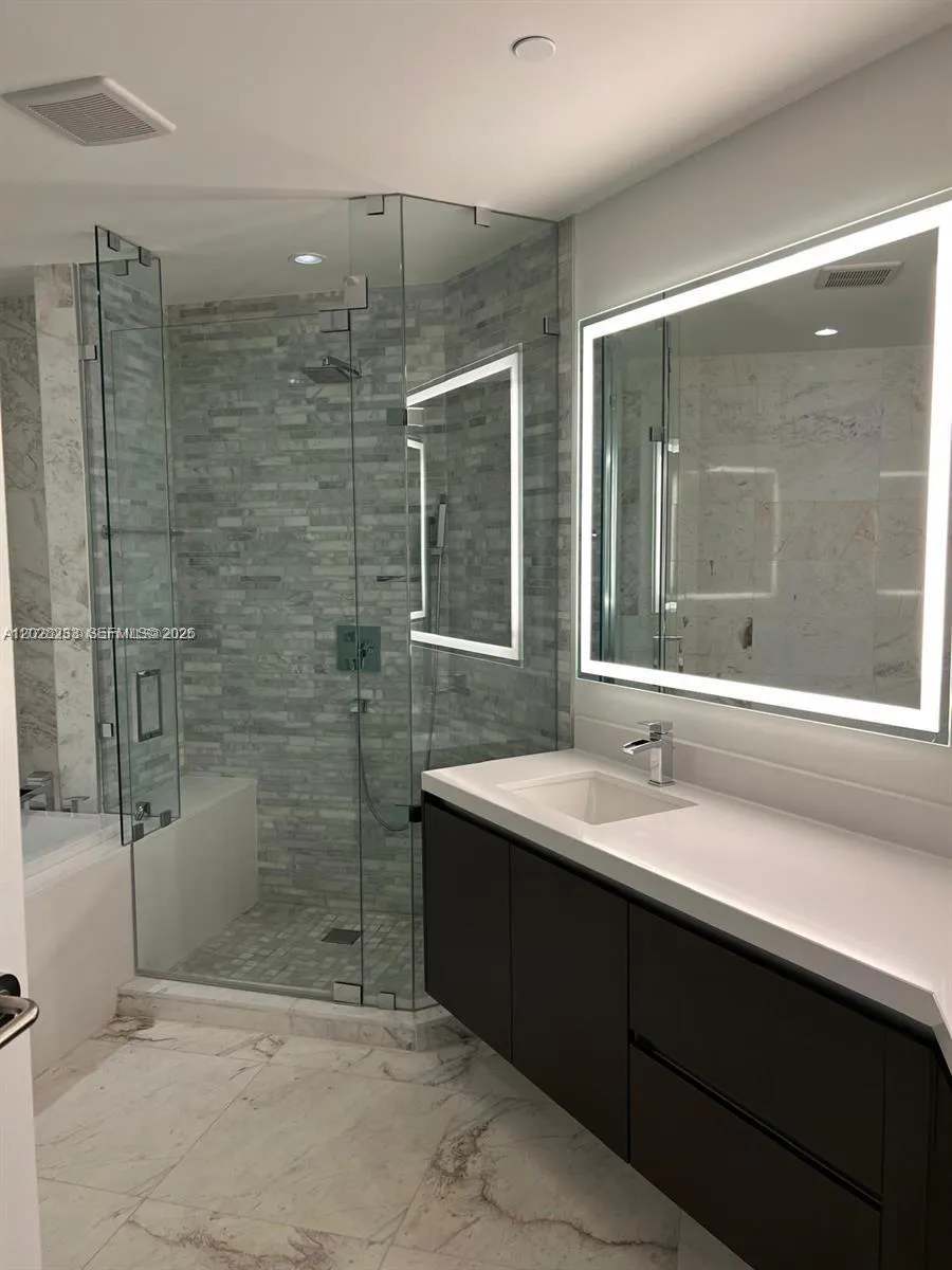 851 NE 1st Ave #4107 Miami, FL 33132