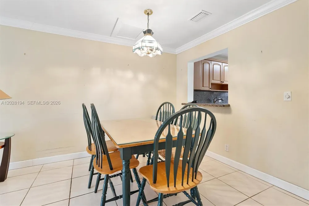 9942 NW 10th St #7 Pembroke Pines, FL 33024