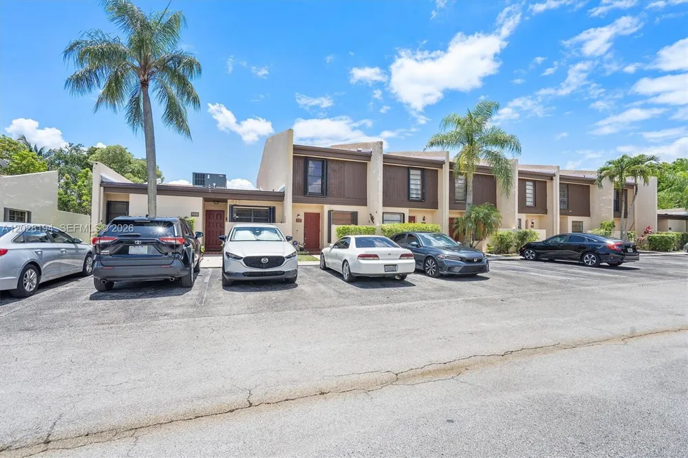 9942 NW 10th St #7 Pembroke Pines, FL 33024