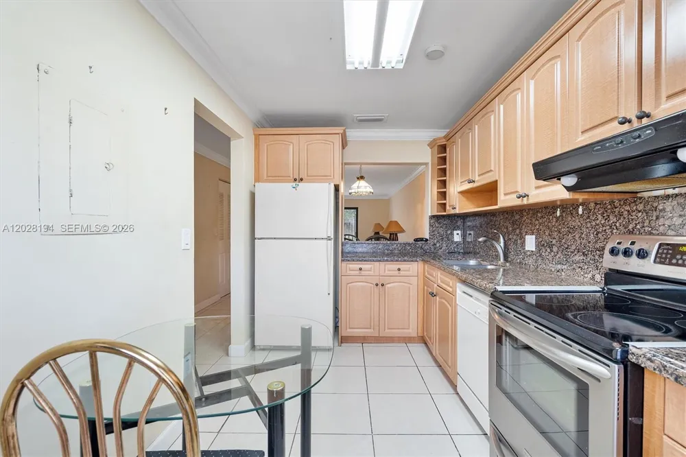 9942 NW 10th St #7 Pembroke Pines, FL 33024