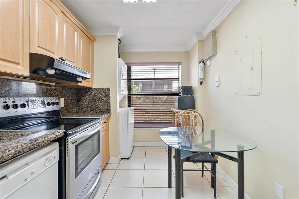 9942 NW 10th St #7 Pembroke Pines, FL 33024