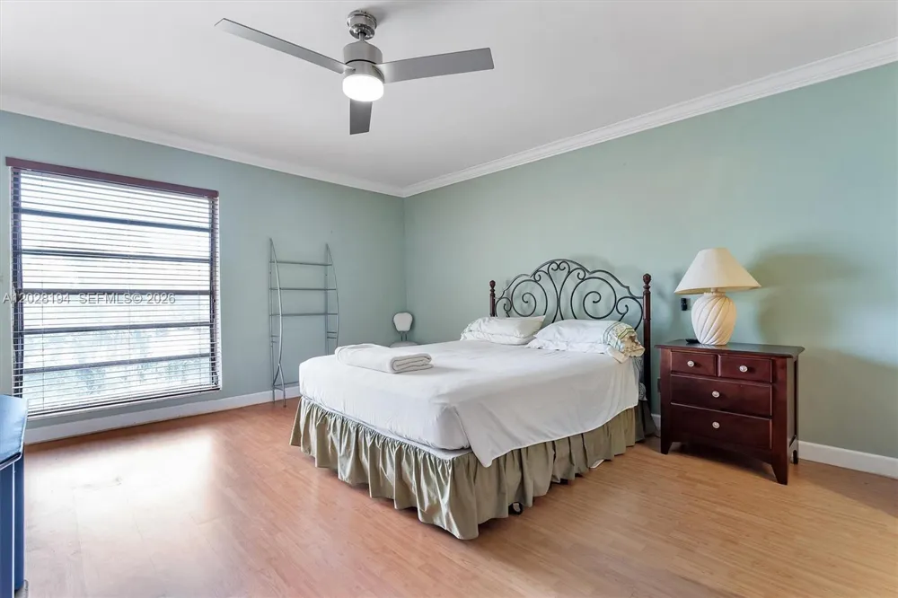 9942 NW 10th St #7 Pembroke Pines, FL 33024
