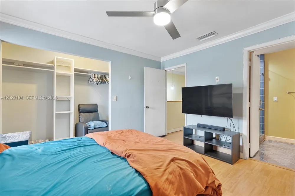 9942 NW 10th St #7 Pembroke Pines, FL 33024