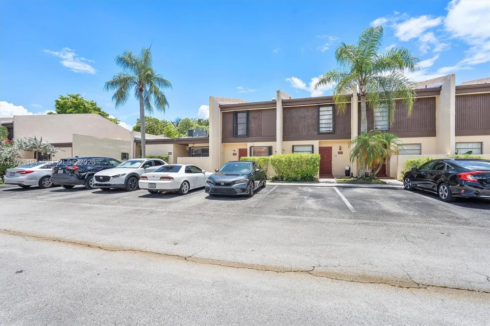 9942 NW 10th St #7 Pembroke Pines, FL 33024