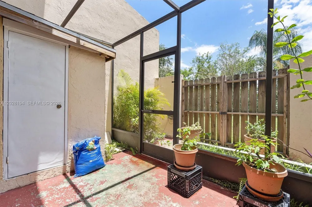 9942 NW 10th St #7 Pembroke Pines, FL 33024