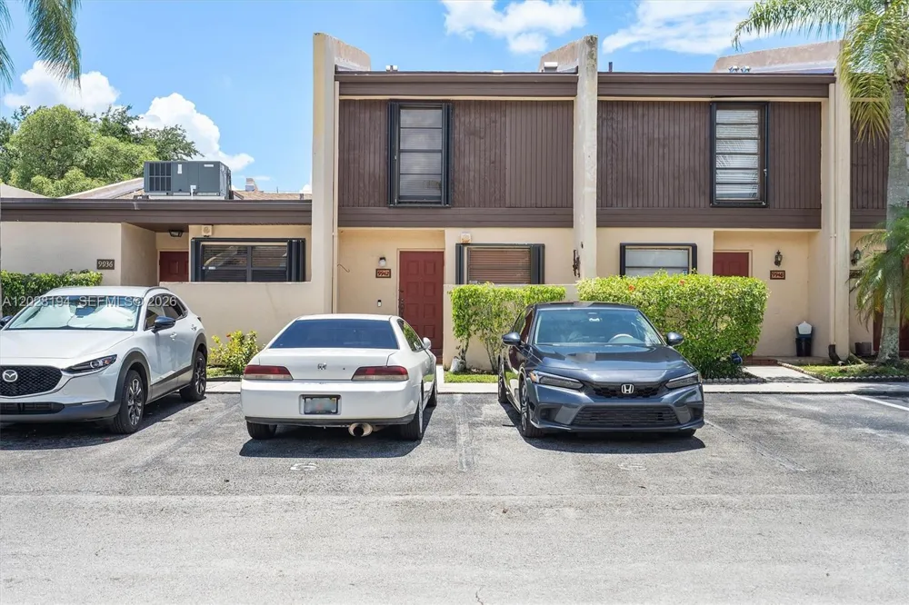 9942 NW 10th St #7 Pembroke Pines, FL 33024